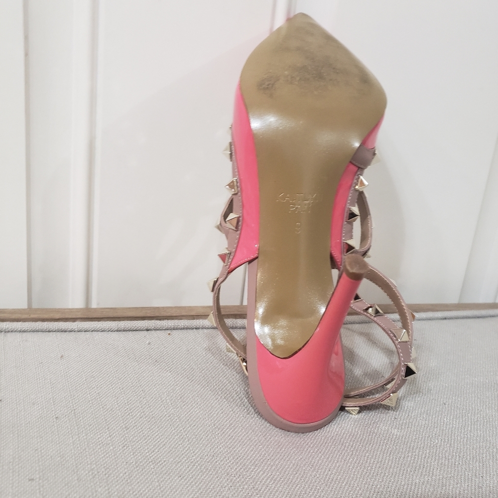 Kaitlyn Pan Rockstud Pink Leather Pointed-Toe Heels - Picture 11 of 13